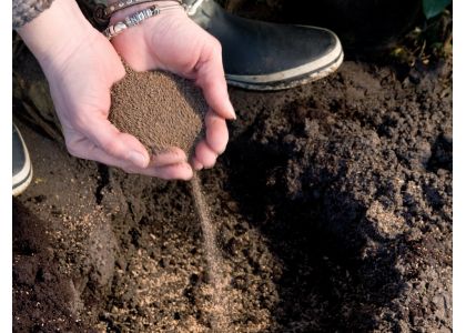 Meststoffen, plantenvoeding & siertuinonderhoud