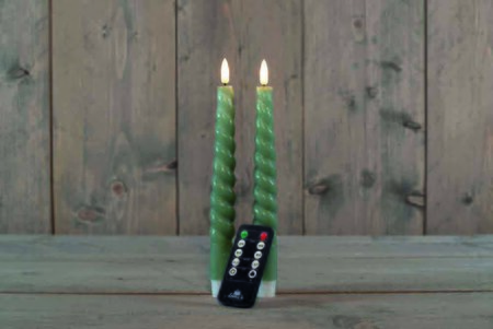 Wax swirl dinerkaars met vlam H23cm jade groen 2st LED
