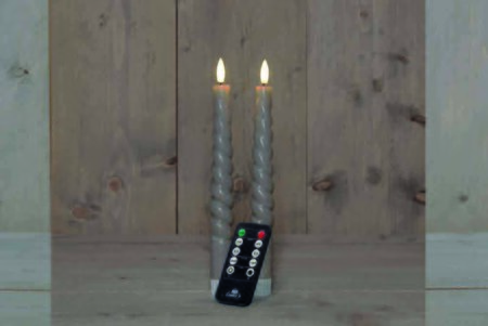 Wax swirl dinerkaars met vlam H23cm taupe 2st LED